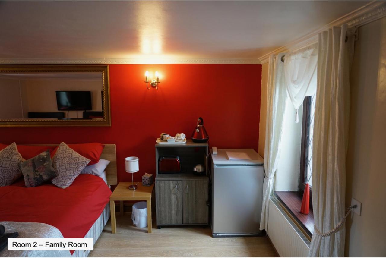 Pentre Riding Stables Hotel Abercraf Bagian luar foto