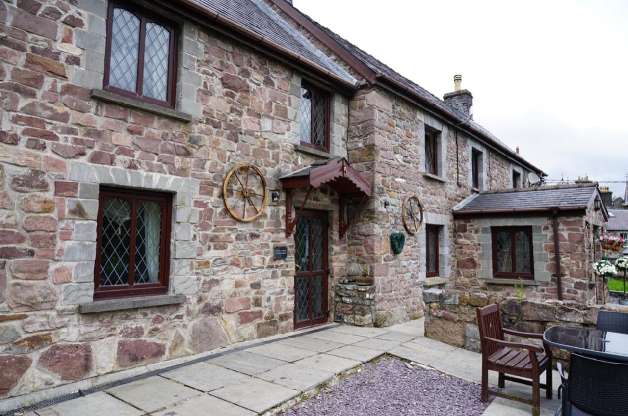 Pentre Riding Stables Hotel Abercraf Bagian luar foto