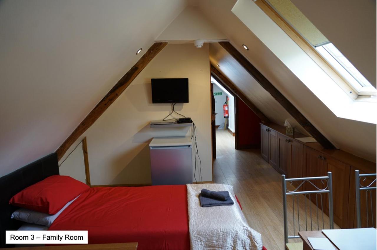 Pentre Riding Stables Hotel Abercraf Bagian luar foto